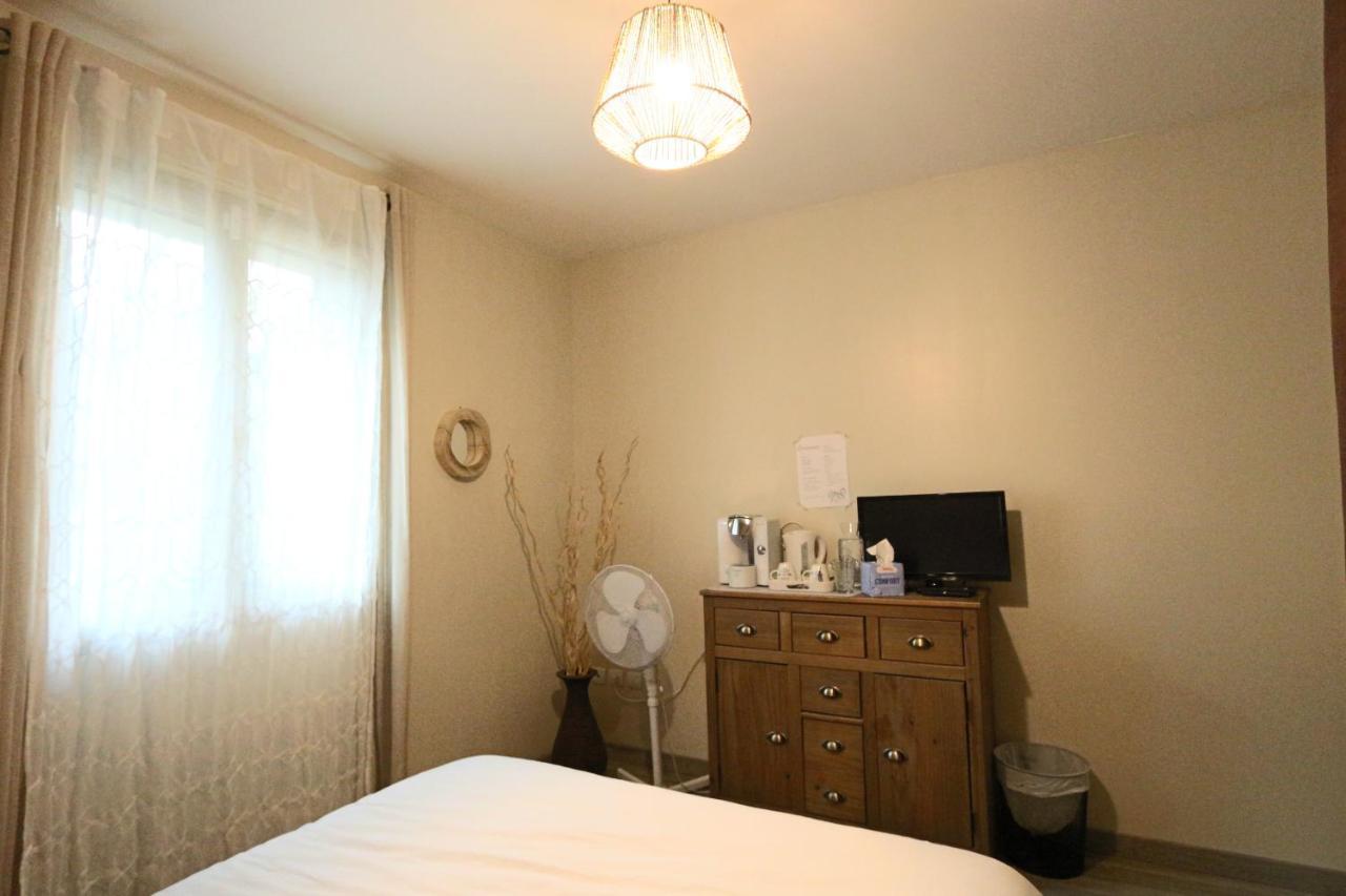 Chambre privée à Breux-Jouy Exterior foto